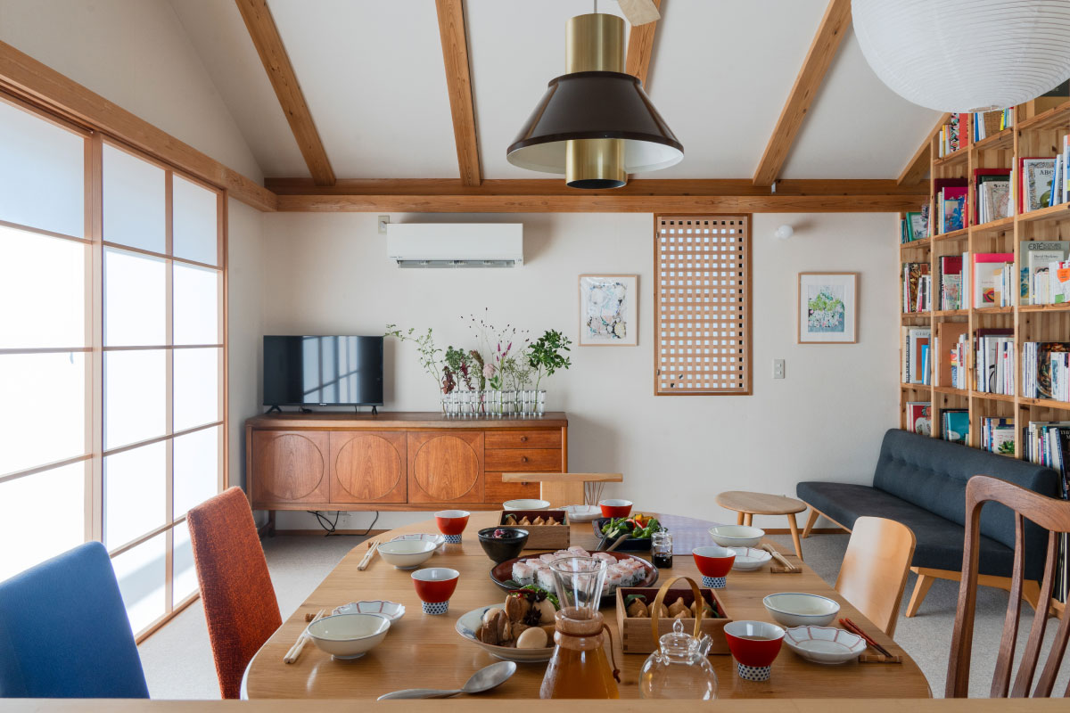 料理が彩るテーブルは、まるで雑誌から飛び出したような美しさ