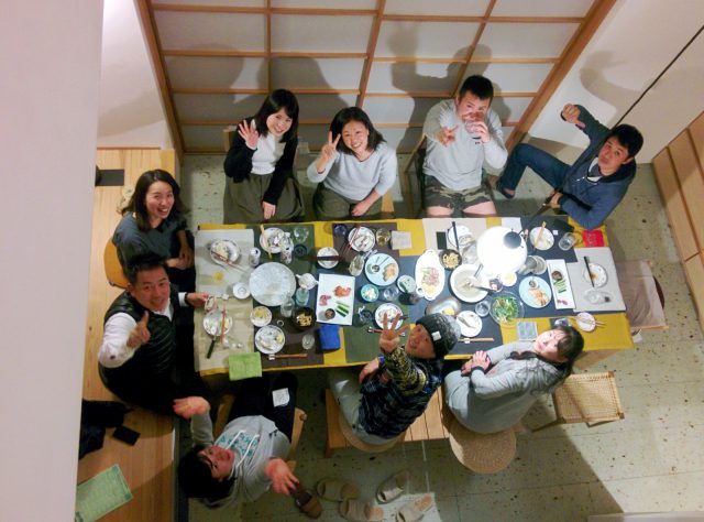 タウンの方が集まった冬のイベント「薪カキ会」