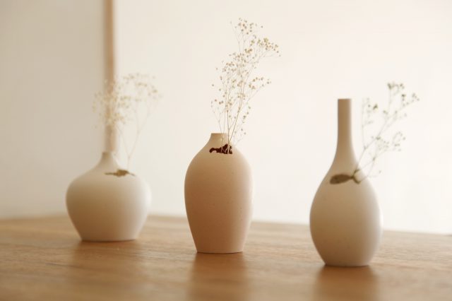 ご主人が友人とデザインしている、卵の殻を使ったプロダクト作品