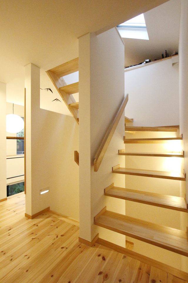 スッキリとした階段 