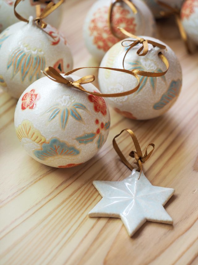 カラフルな和風柄が可愛い、奥様の陶芸作品（オーナメント）