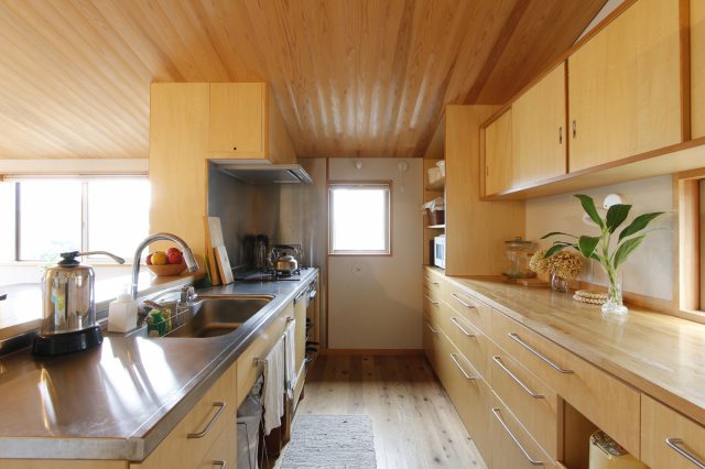 S様の持ち物に合わせて計画された、たっぷり入るキッチン収納