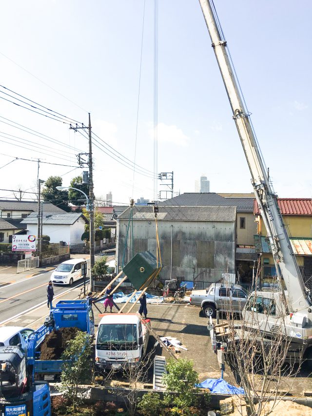 巣箱がいよいよつむじへ。クレーンでの吊り込み工事という大掛かりなプロジェクト！