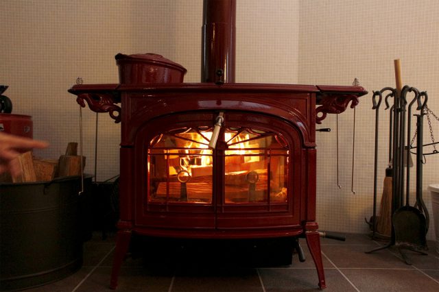 薪ストーブのある暮らし：ミズニワハウス