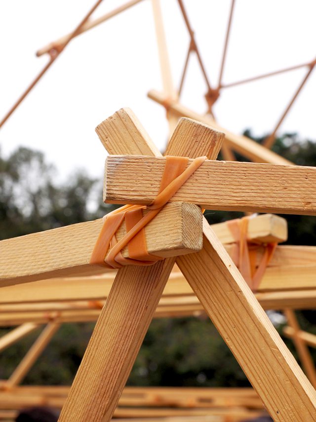 木材とゴムバンドだけでかたちをつくる