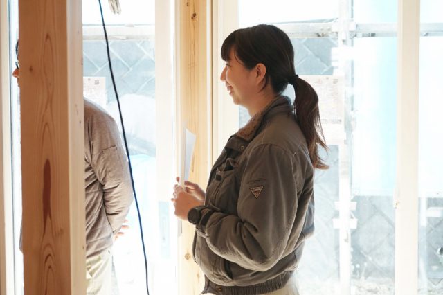 司会役は女性現場監督の樋口。