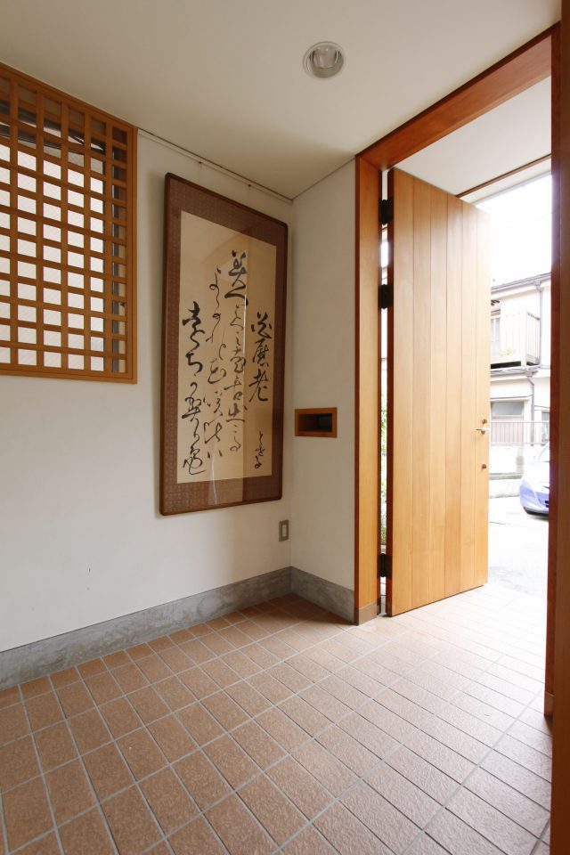 玄関の大きな額装