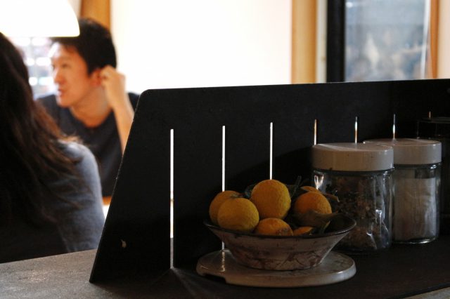 カウンター目隠し：OZAMETALSTUDIO