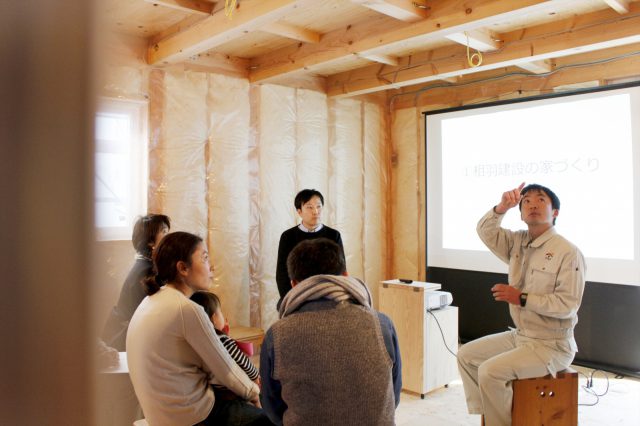 少人数で質問もしやすい雰囲気。