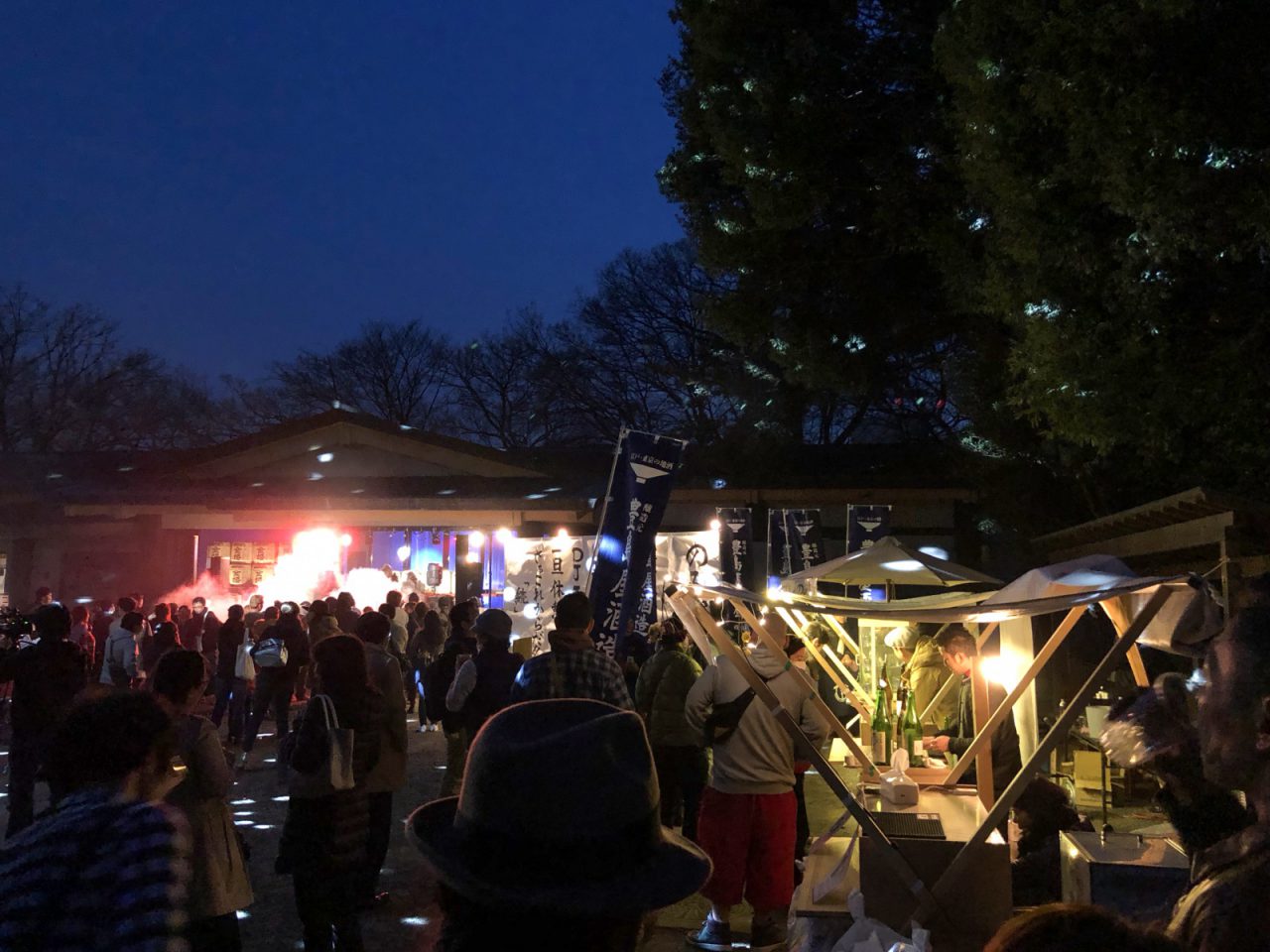 八坂神社の境内が音楽で湧いている夜の様子も新鮮でした！