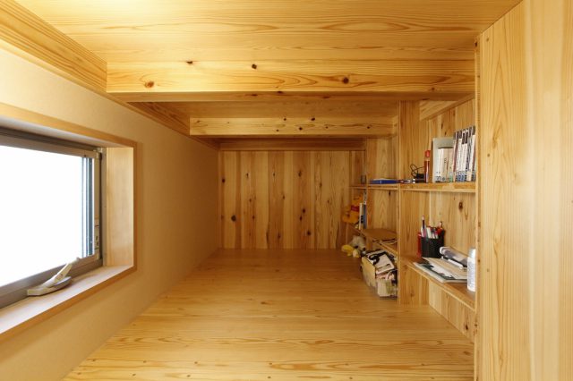 ベッド下段部分