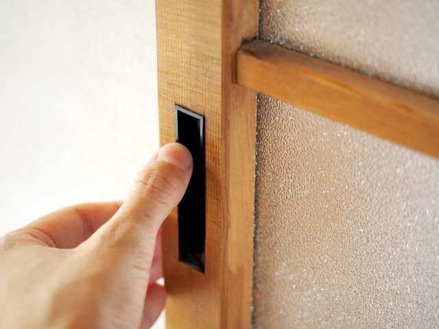 ご主人の実家で使っていた建具を再利用