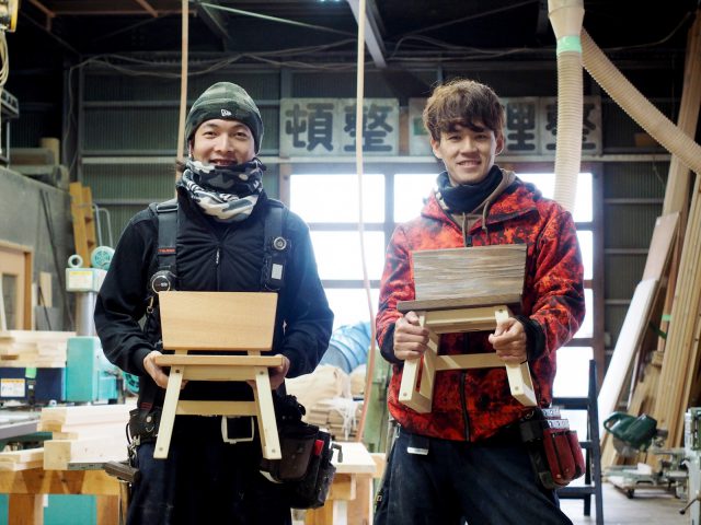 二人が自身で制作したこども椅子