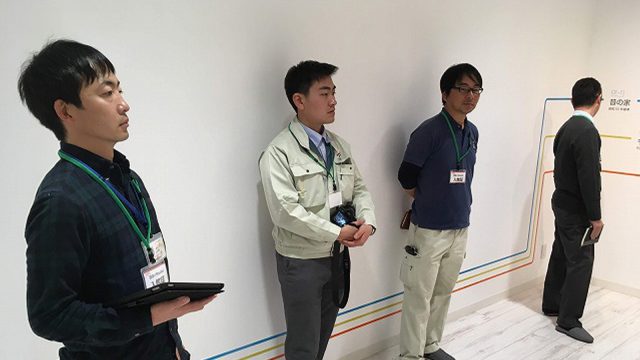 現場のスタッフも興味津々。この日は現場監督たちと行って来ました。 