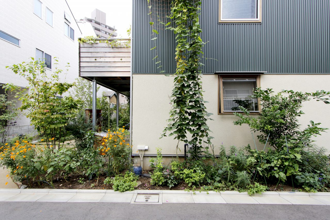 塀は作らずオープンに。