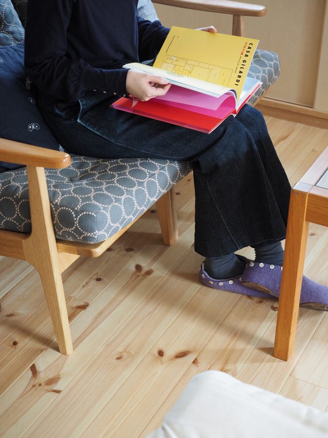  MARUNI COLLECTION × minä perhonenのソファは奥様お気に入り。