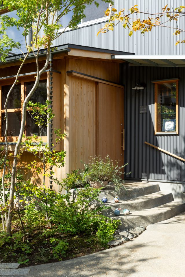 玄関アプローチ