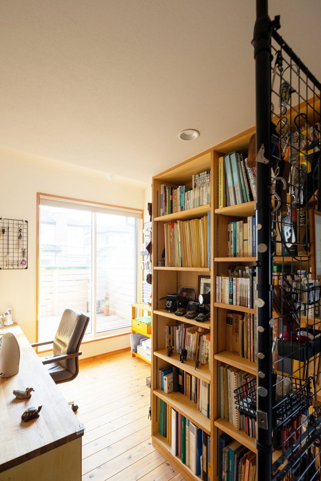 ご主人の部屋は工作や無線など、多くの趣味が詰まっています