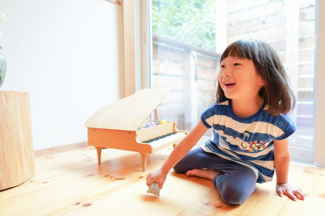 お気に入りの場所を尋ねると「ここ！」と教えてくれた娘さん。