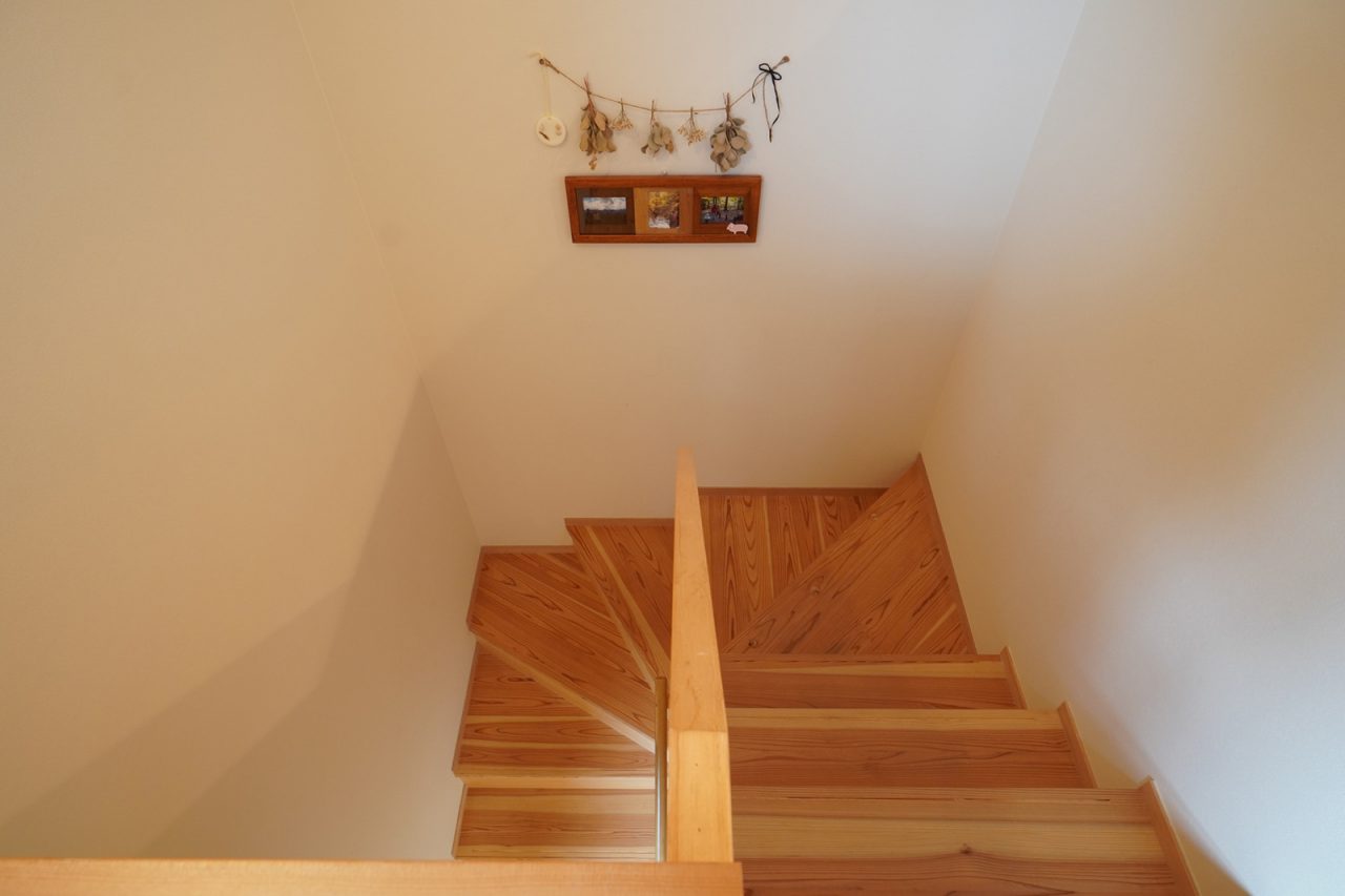 1坪階段（上部より見下ろす）