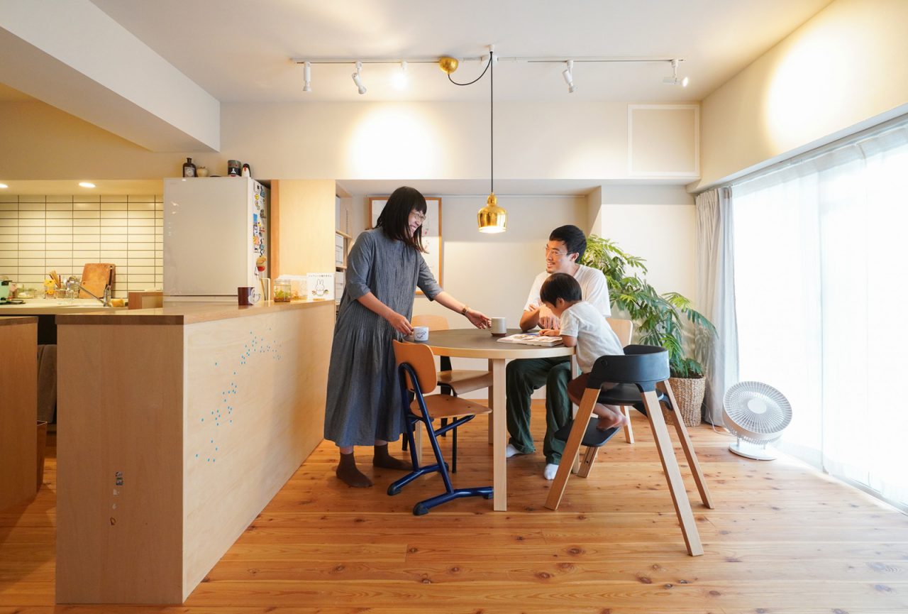 ご夫妻それぞれの好きなダイニングチェアを購入。