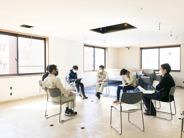 本社リノベーションプロジェクトメンバーでの打ち合わせ