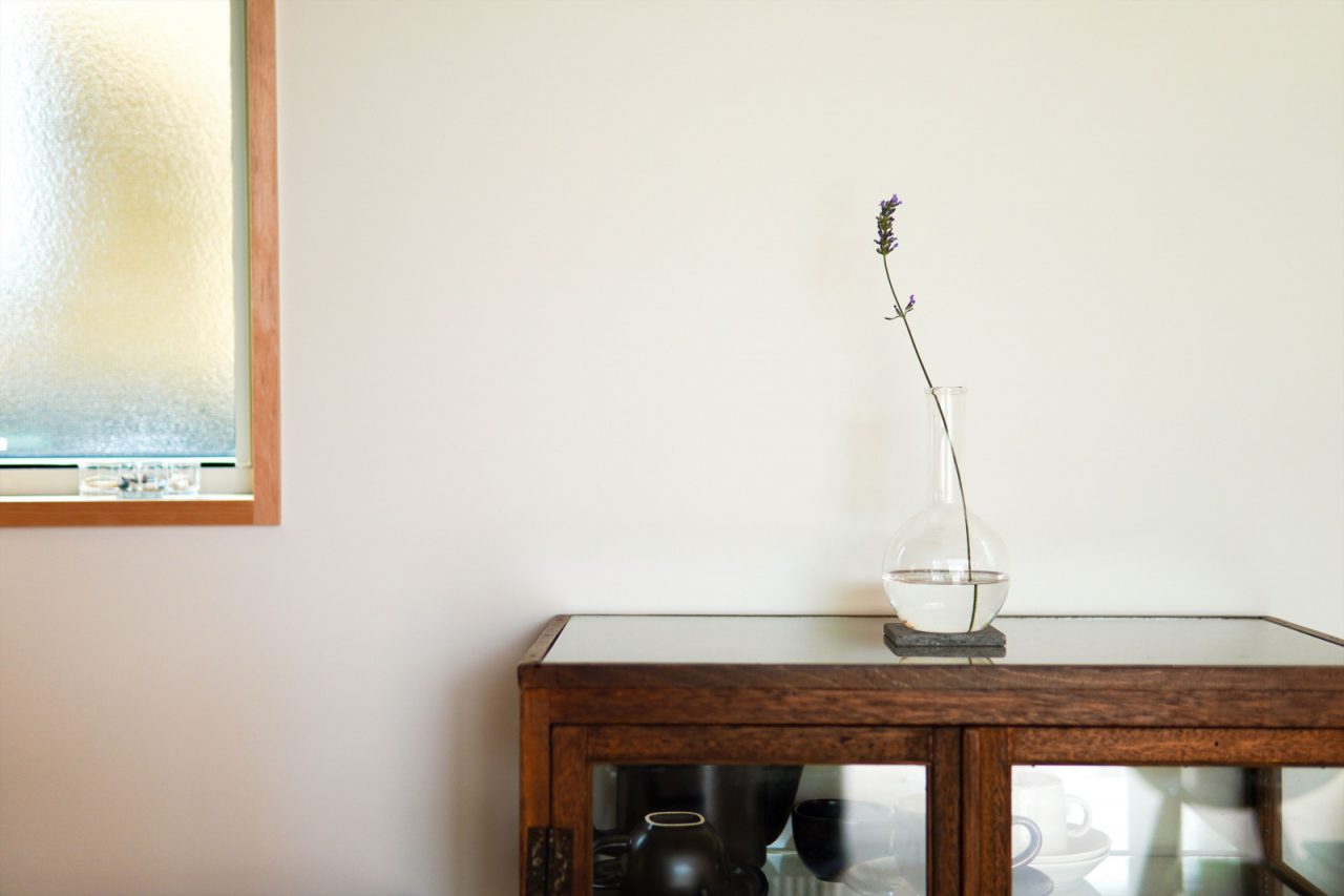 棚と花瓶は、旅先の「NASU SHOZO CAFE」にて購入。