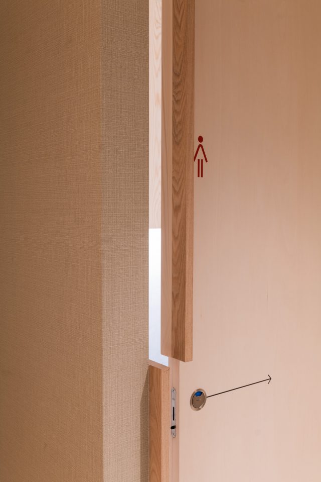 開け方に迷いってしまいそうな建具も慣れればなんだか良い使い心地！