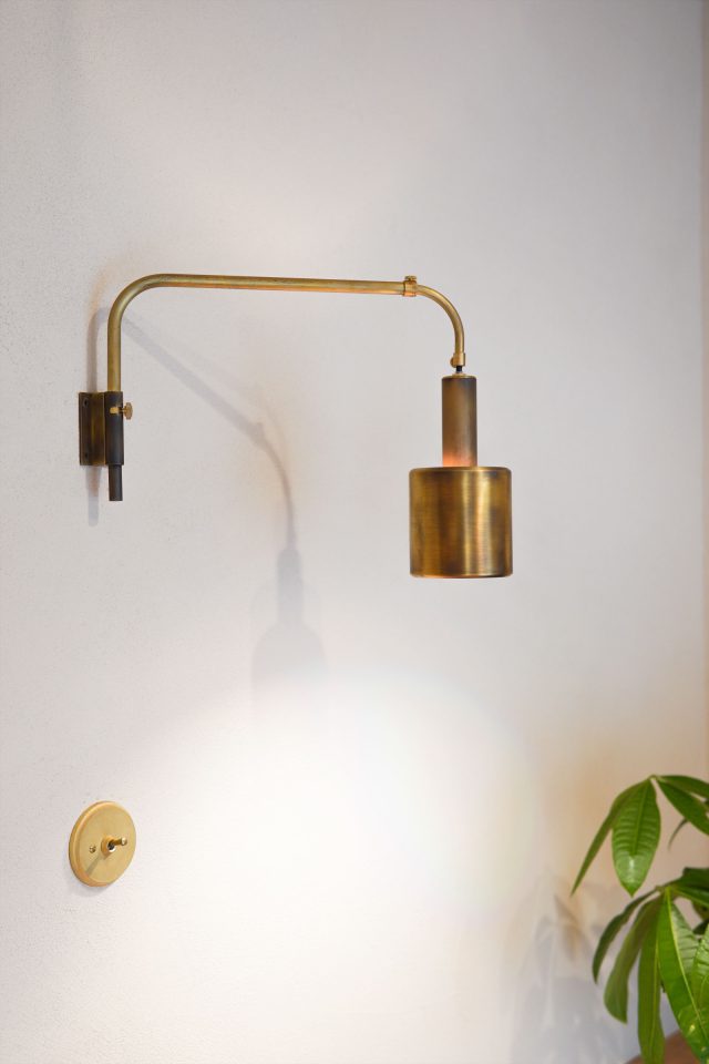 真鍮のブラケットライト