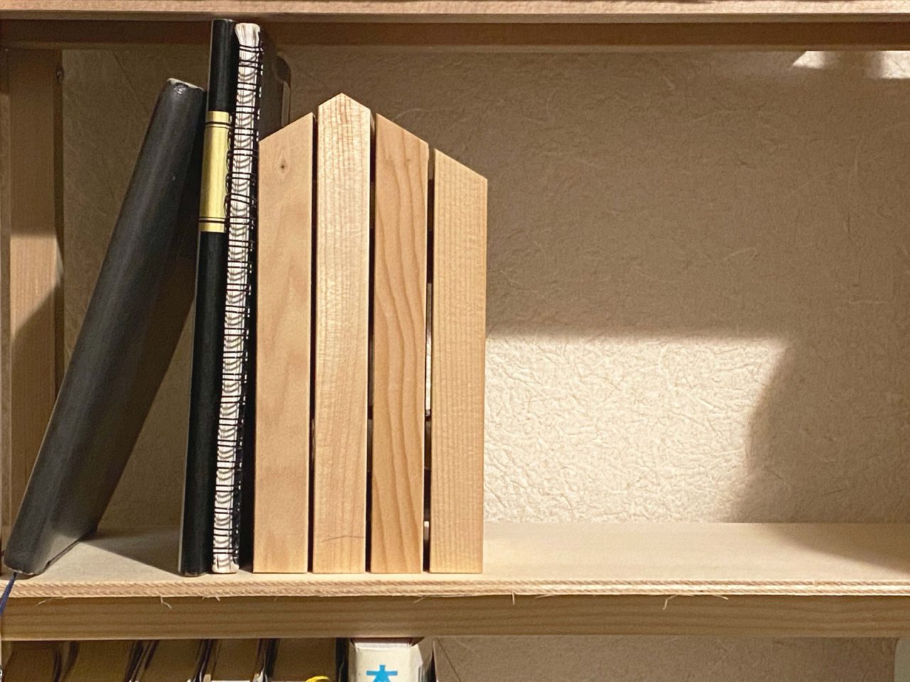 試作したブックエンド。