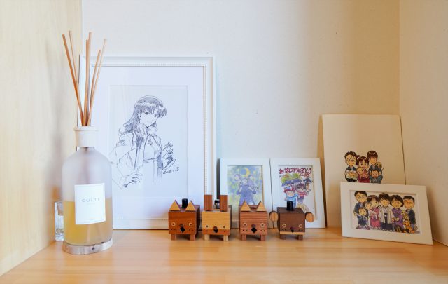 玄関脇に飾られた家族のイラストは訪れた人をほっこり笑顔に。