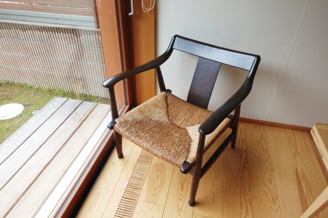 お父様から受け継いだ アンティークの椅子