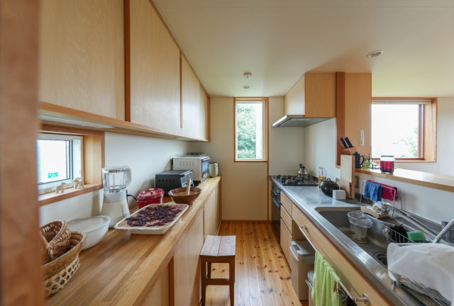 １階はＩＨコンロですが、２階はガスコンロ。「子どもに”火”というものを伝えたくて」と娘さま。