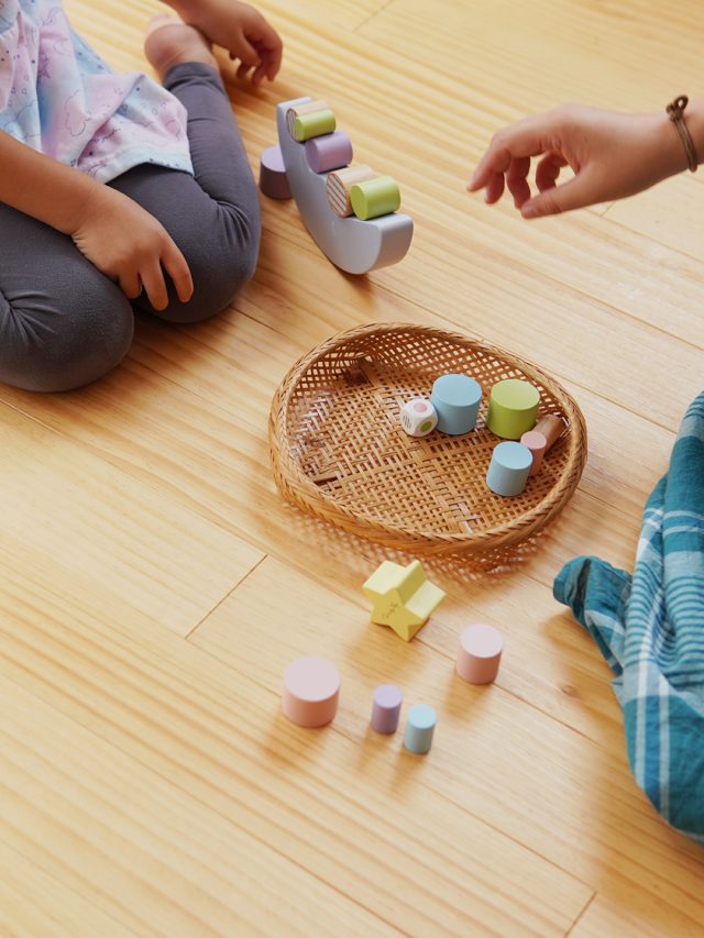 積み木やおままごとセットなど、可愛らしいおもちゃがたくさん。