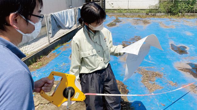 図面を確認しながら