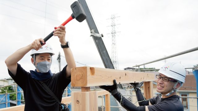 施主も棟上げに参加！