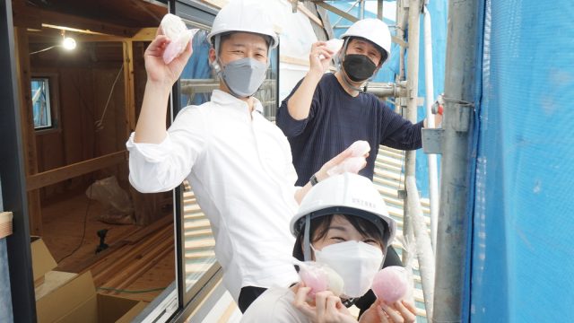 小泉さんも一緒に