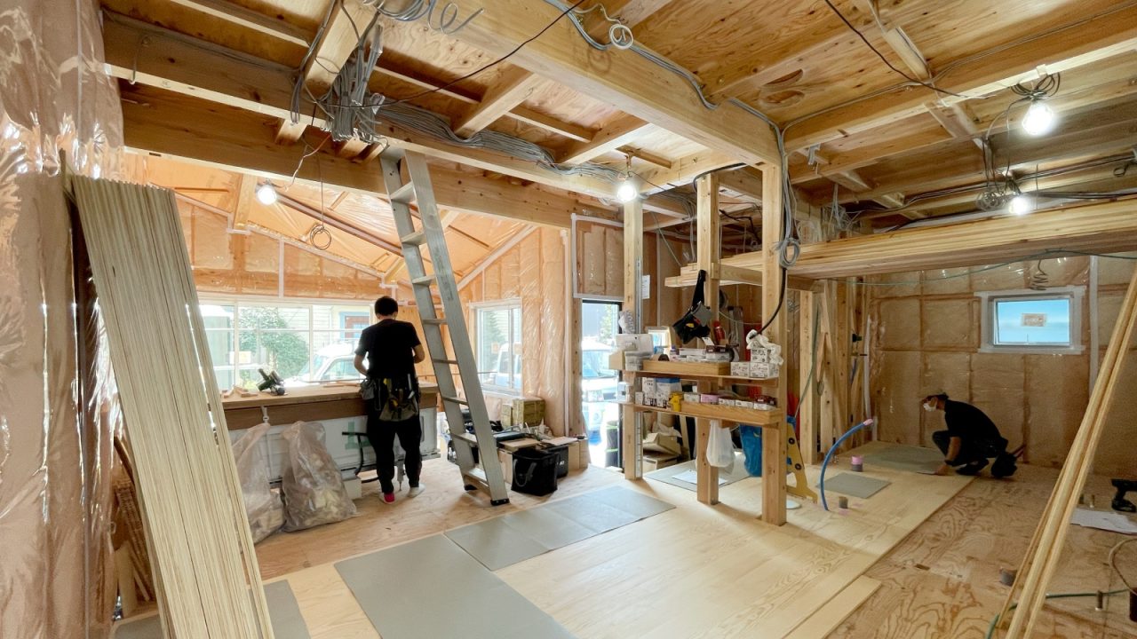 間仕切り前の1階の様子。