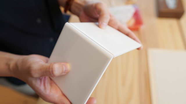 角の仕上がりを丁寧に見せます。