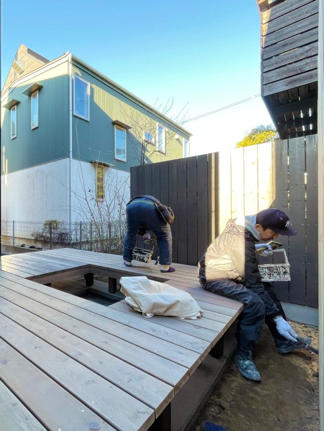 七田塗装さんによるデッキ塗装。