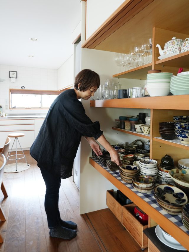 沖縄の作家さんの器を収集。