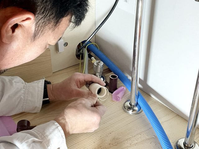 接続部から水が漏れないように細かな調整も。