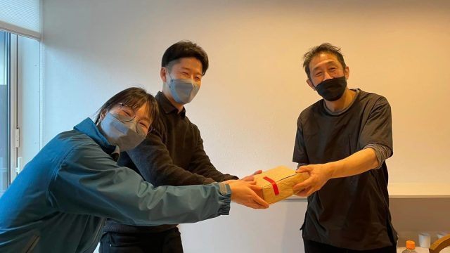 小泉さんから新築祝いのプレゼントを頂きました!