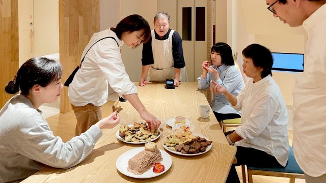 スタッフみんなで試食会も！