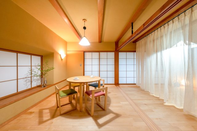 カーテンを閉めた様子（竣工時撮影）