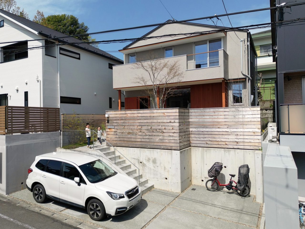 紅葉の美しいモミジは近所の方にも楽しんでいただけている様子