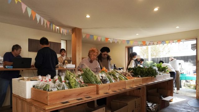 つむじ市で野菜を毎月販売