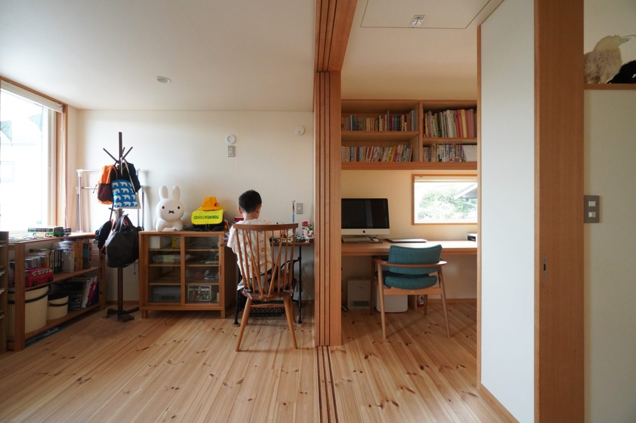子ども部屋とデスクスペース