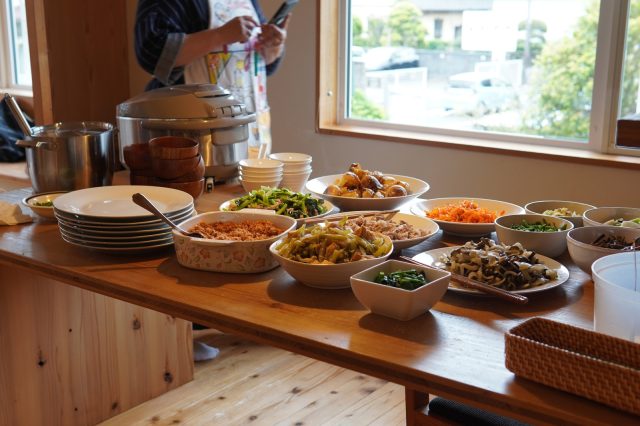 立田さんの手にかかるとものすごいスピードで料理が出来上がっていきます