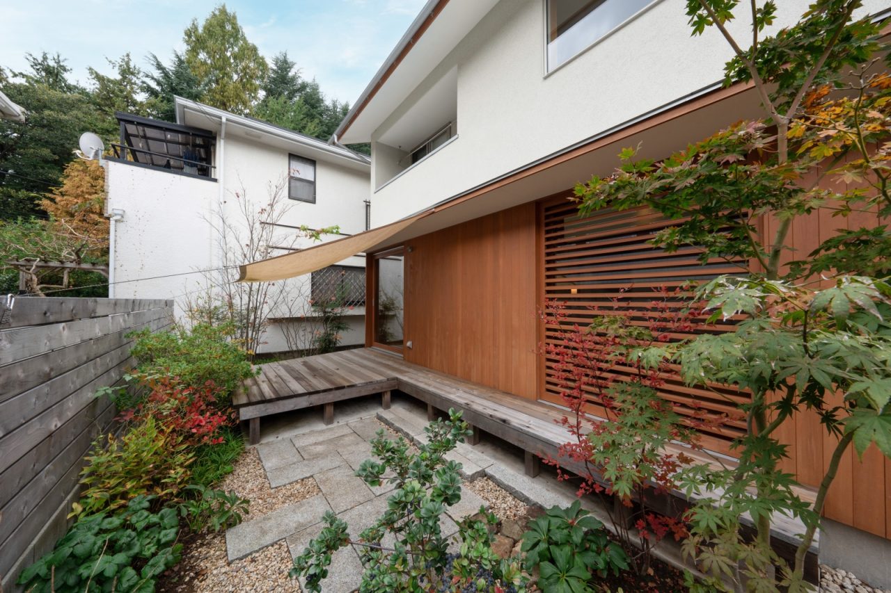 取材は11月。紅葉が美しいお庭は小林賢二さん造園。